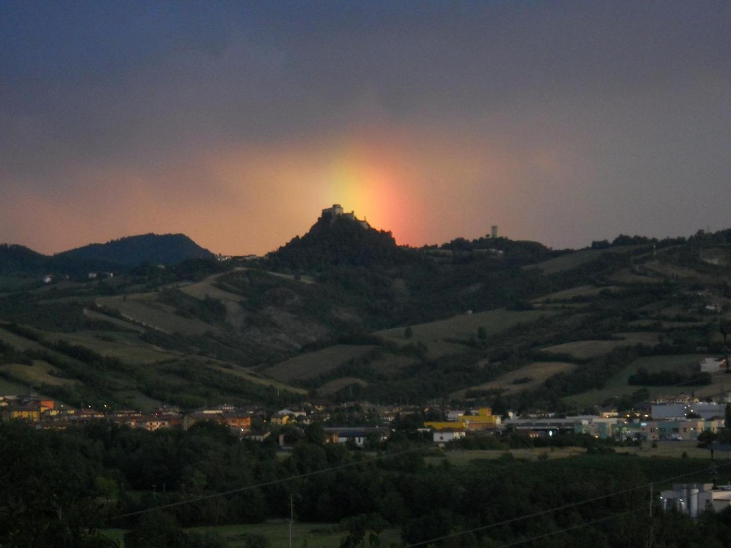 L'Angolo Di Verlano Canossa Luaran gambar